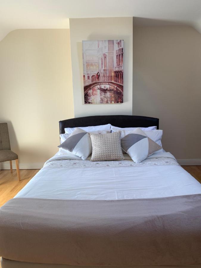 Seascape On The Edge Of Town: 4 Beds All Ensuite. Belmullet Luaran gambar