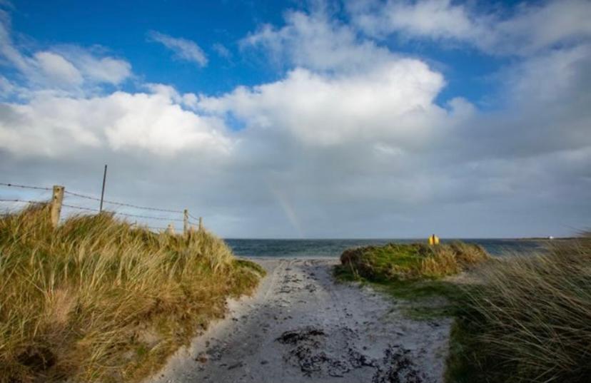Seascape On The Edge Of Town: 4 Beds All Ensuite. Belmullet Luaran gambar