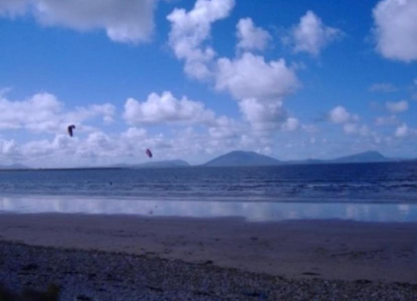 Seascape On The Edge Of Town: 4 Beds All Ensuite. Belmullet Luaran gambar