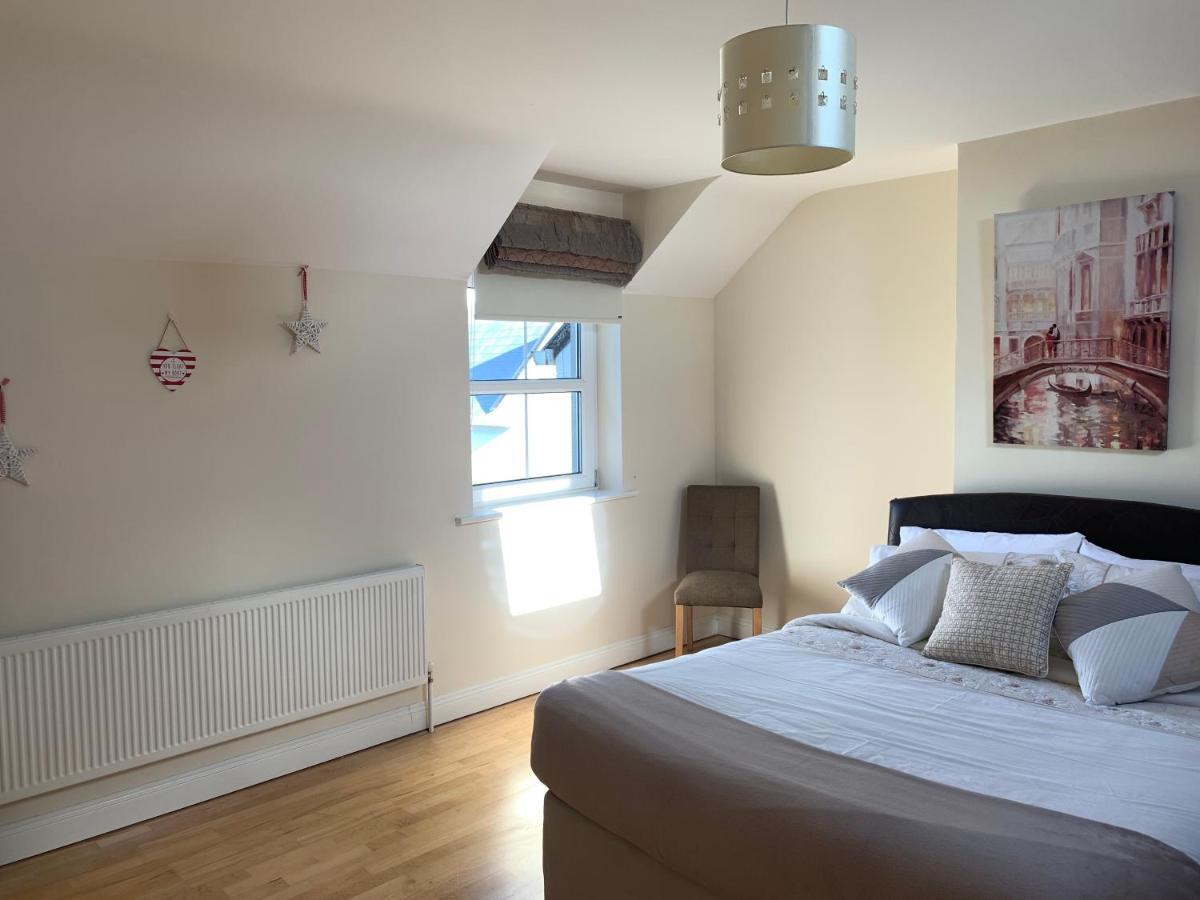 Seascape On The Edge Of Town: 4 Beds All Ensuite. Belmullet Luaran gambar