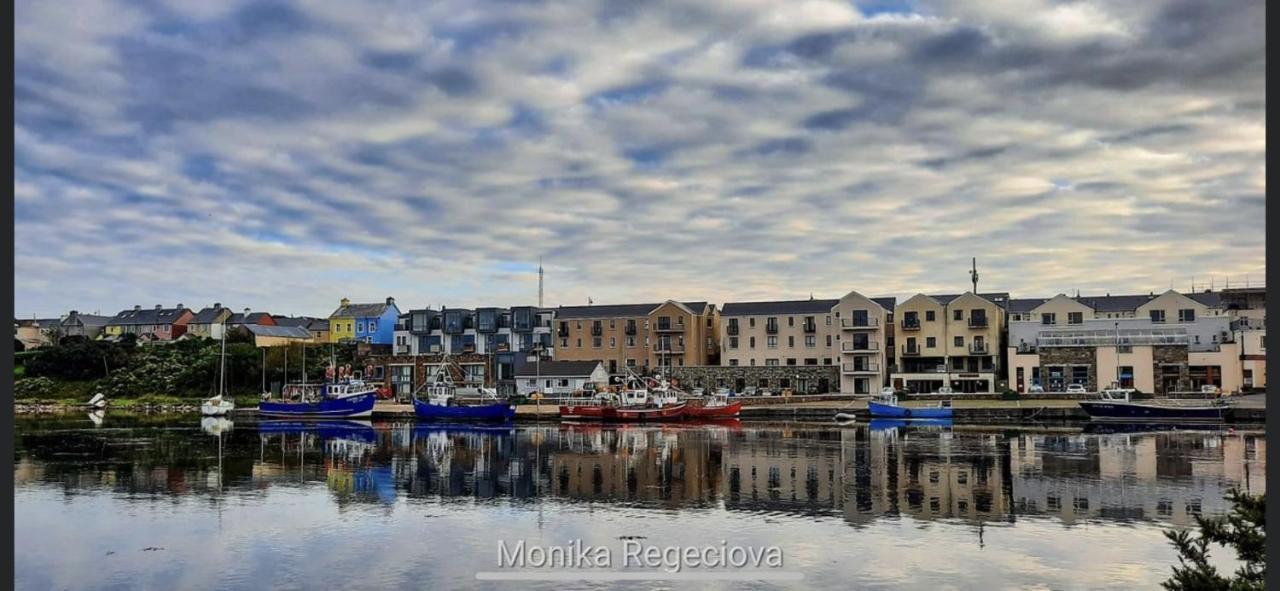 Seascape On The Edge Of Town: 4 Beds All Ensuite. Belmullet Luaran gambar