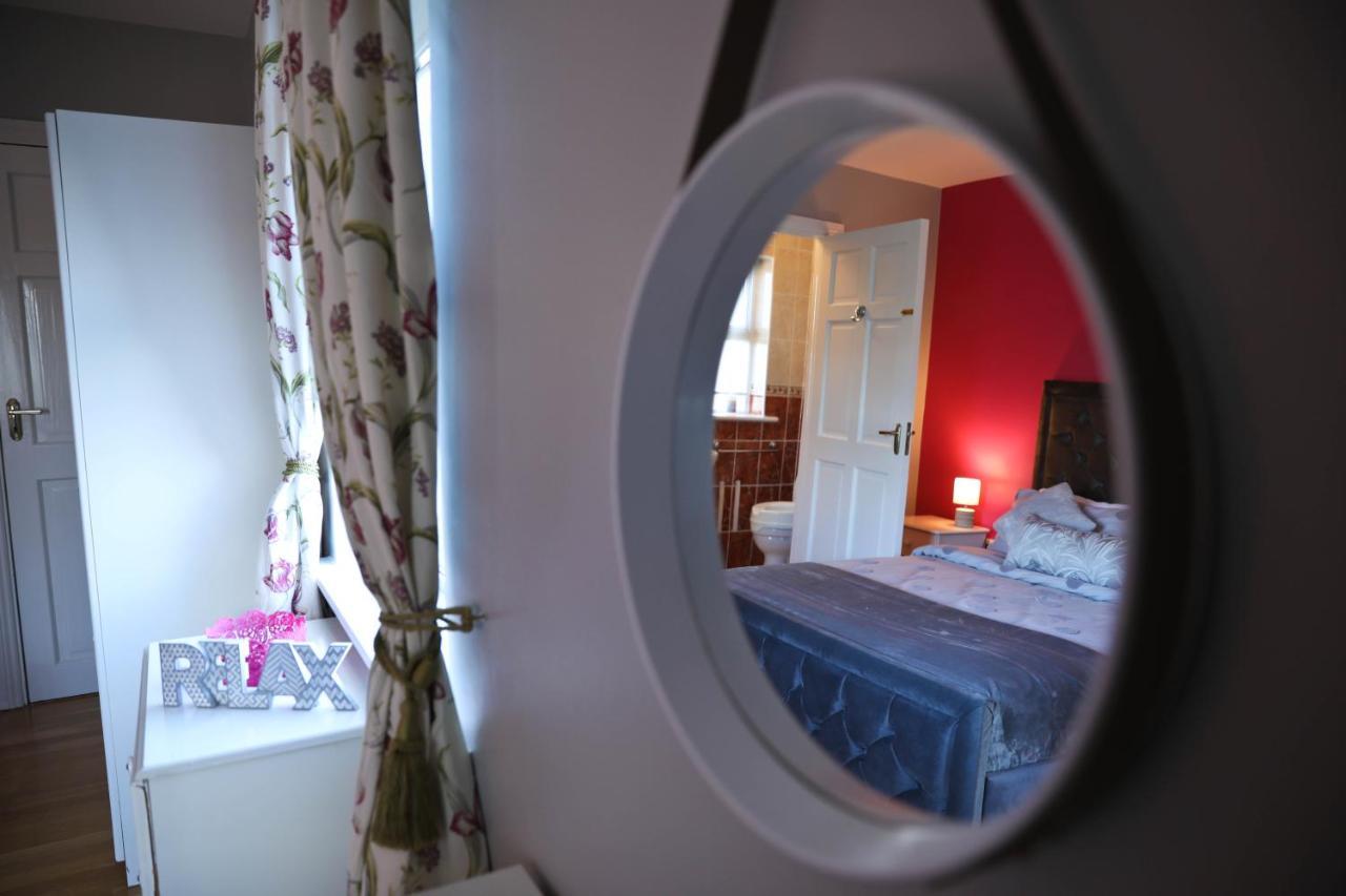 Seascape On The Edge Of Town: 4 Beds All Ensuite. Belmullet Luaran gambar
